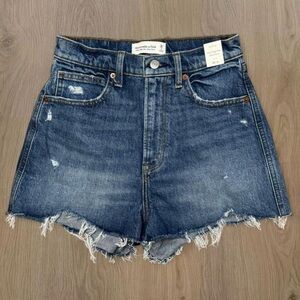 Abercrombie & Fitch Ultra High Rise Mom Short